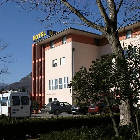 Willy Hotel